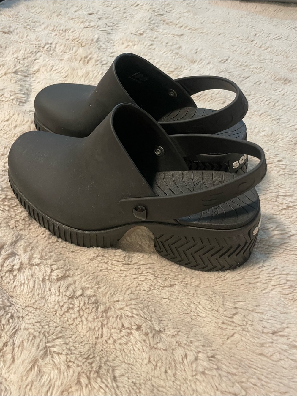 Sorel Black Platform Mule Clogs with Back Strap - Picture 3 of 8